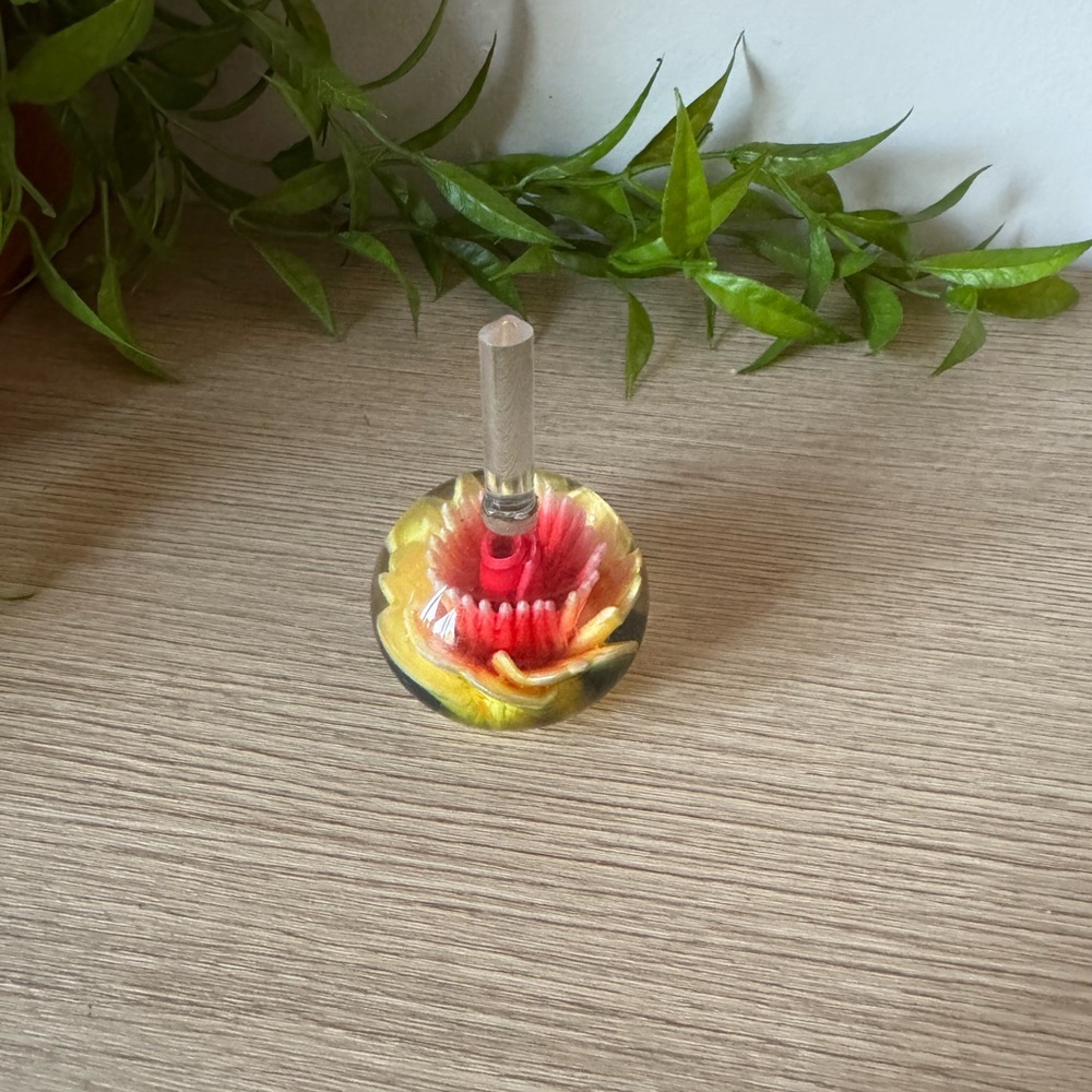 Floral Ring Holder with Red and Yellow Flower Accents